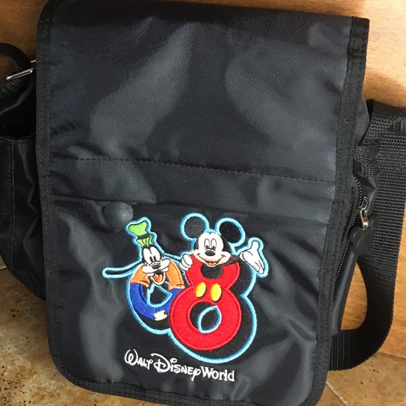 Walt Disney world Mickey & Goofy on small bag - Picture 1 of 5